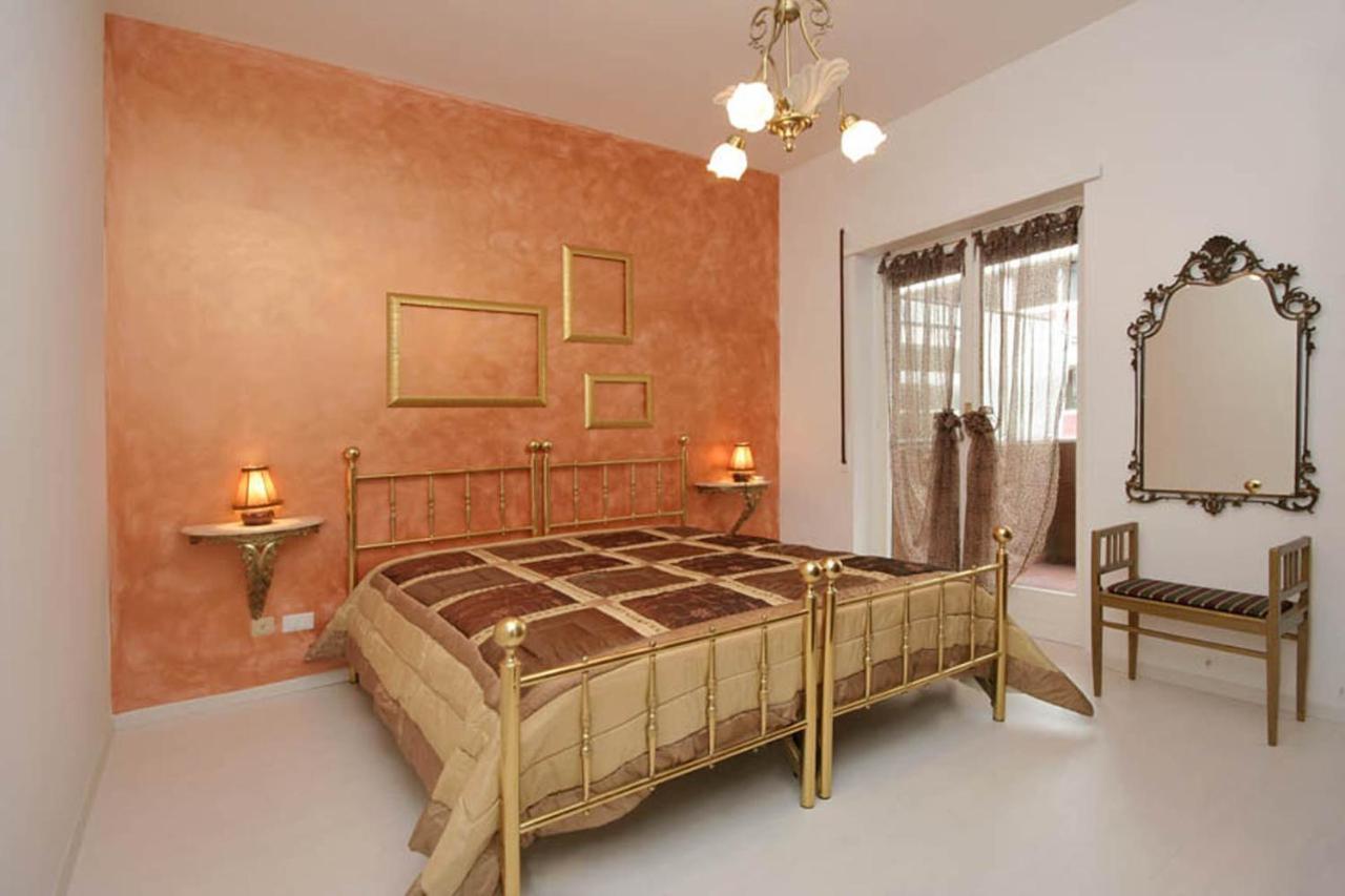 Cozy Flat In Trastevere Rome Exterior photo